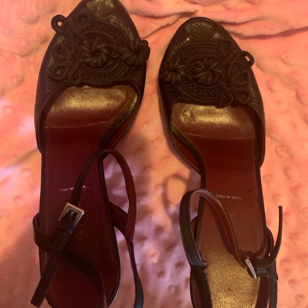 Prada Classy! - image 1